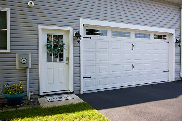 24/7 Emergency Garage Door Panel Replacement experts in Coventry Lake, CT